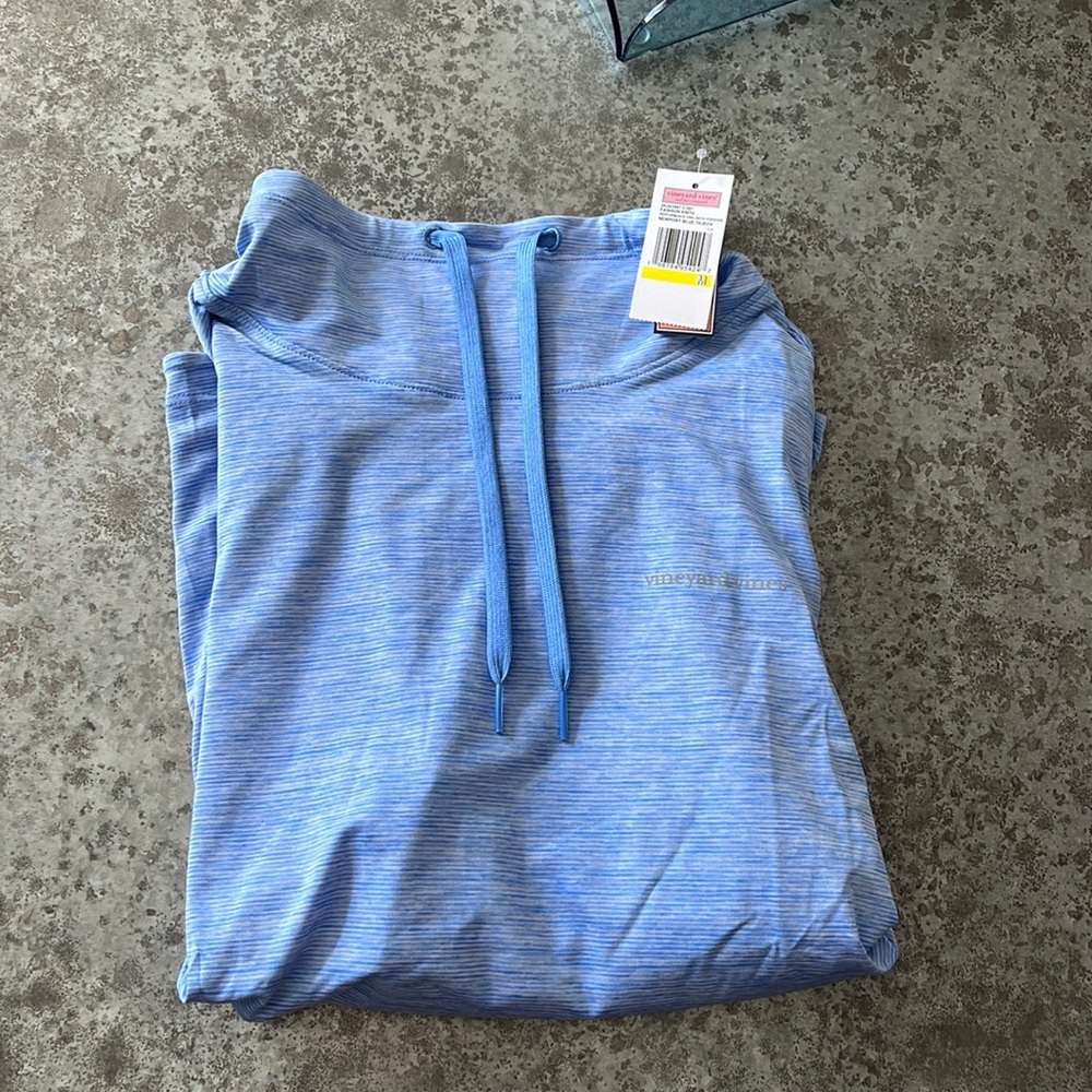 Woman’s vineyard vines, blue turtleneck layer